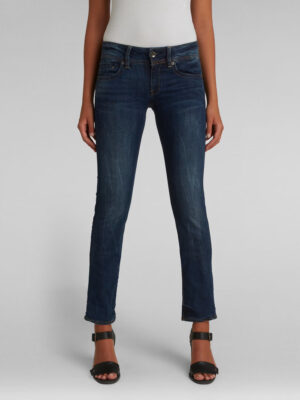 g-star raw jean midge saddle straight bleu fonce sa coupe qui épouse à la perfection les hanches et les cuisses, cette version de saison du Midge propose une coupe droite facile à vivre qui ne fait aucun compromis sur la silhouette flatteuse. Une longue bride au dos et des coutures bien marquées donnent un côté moderne à ce jean 5 poches.