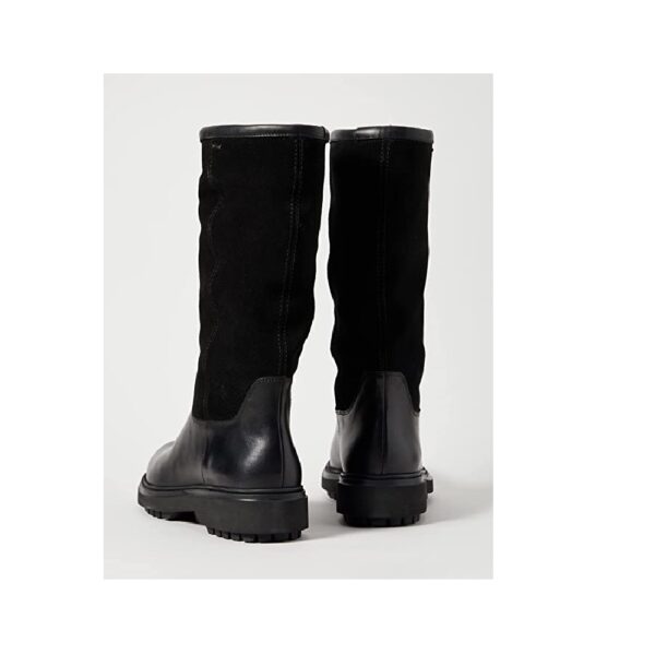 Bottes pour femme respirantes, au charme urbain et au look recherché. Indispensables pour ajouter une touche contemporaine aux tenues métropolitaines, les Iridea présentent une tige noire particulière qui associe cuir lisse et matière à effet cuir brodée. Originales et confortables, ces chaussures possèdent une semelle extérieure crantée qui garantit équilibre, excellente étanchéité et une agréable sensation de bien-être à chaque pas.