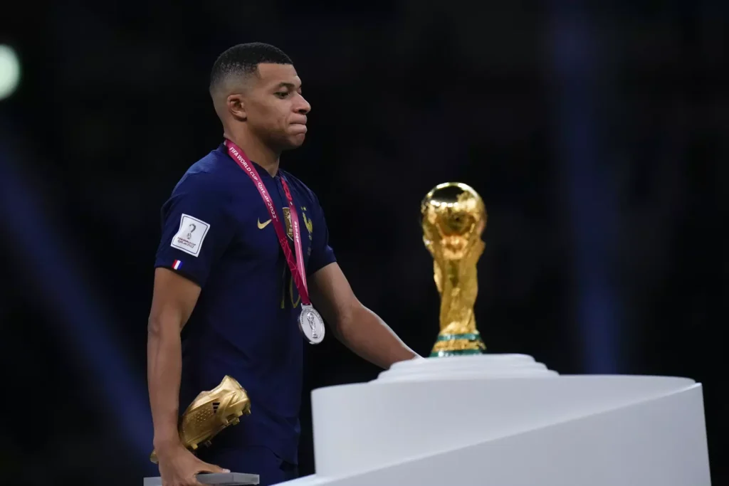 Coupe du monde 2022 : La France perd une finale après un rebondissement a sa faveur et lâche aux tirs buts.