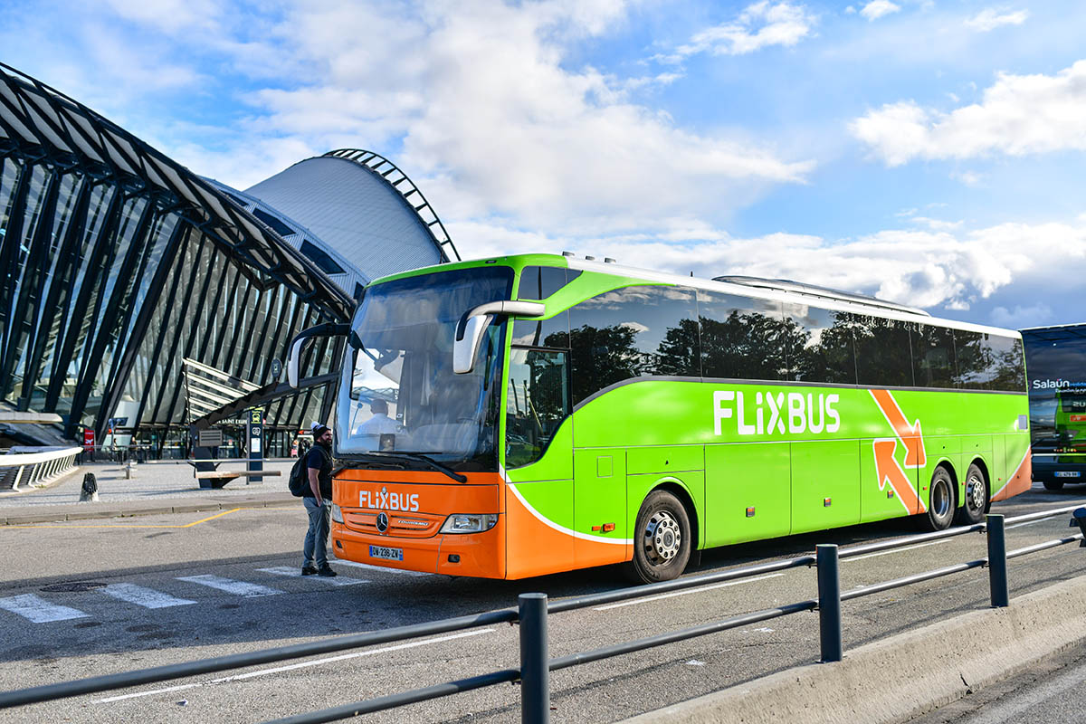 Flexibus , est un réseaux de transport international en bus qui propose des billets moins cher possible avec le confort d'un train ,Découvrez l'alternative pour voyager pas cher en France et à l'étranger ✓ Billets de bus dès 2,99€ ✓ Choisissez parmi 2 500 destinations dans 35 pays 