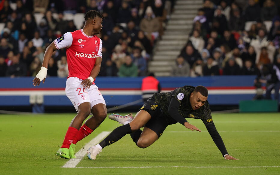 Le Paris Saint-Germain PSG accrcohé par Reims le Stade de Reims se sont quittés sur un match nul