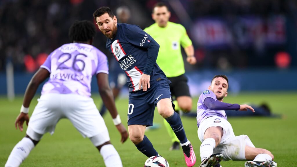 Le PSG gagne difficilement face à Toulouse grace à la combinaison Massi et Hakimi ligue 1 