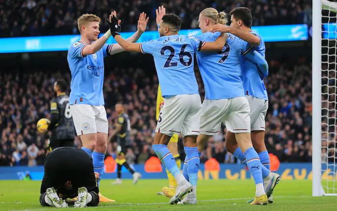 Manchester City gagne et se rapproche de Arsenal