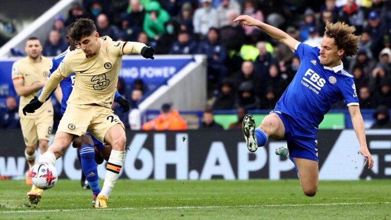 Chelsea enchaine à Leicester