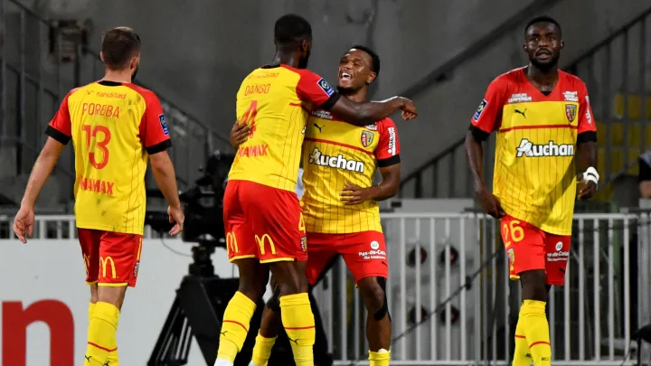 Lens chicote Reims et met la pression sur le PSG