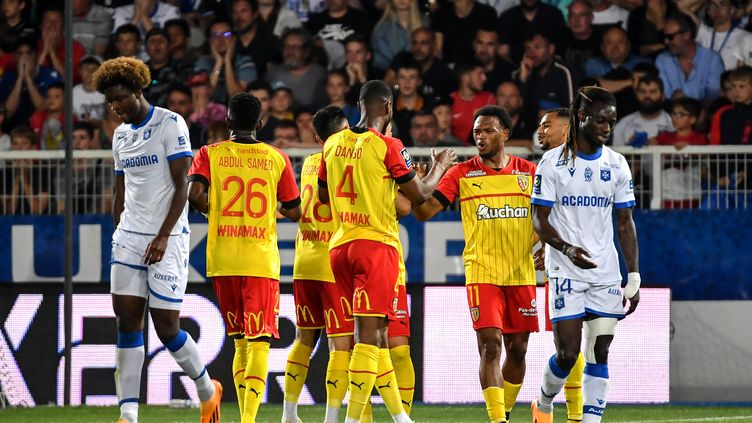 Lens termine la saison en beauté, Auxerre est officiellement relégué