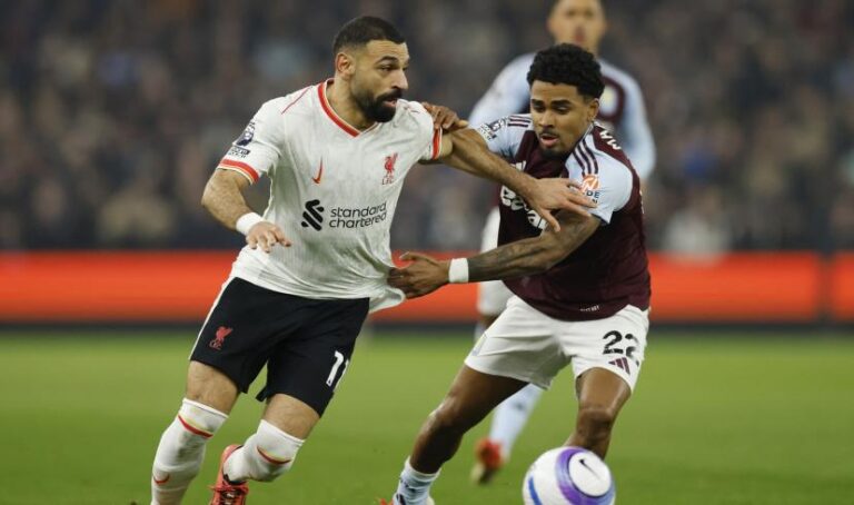 Aston Villa freine Liverpool à Villa Park