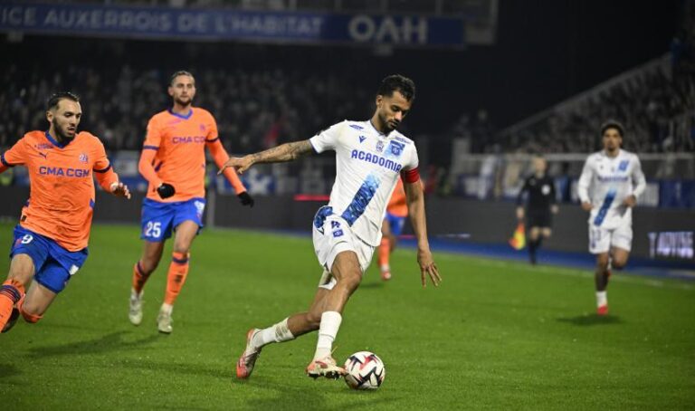 L'AJ Auxerre a pulvérisé Marseille et reprend victoire